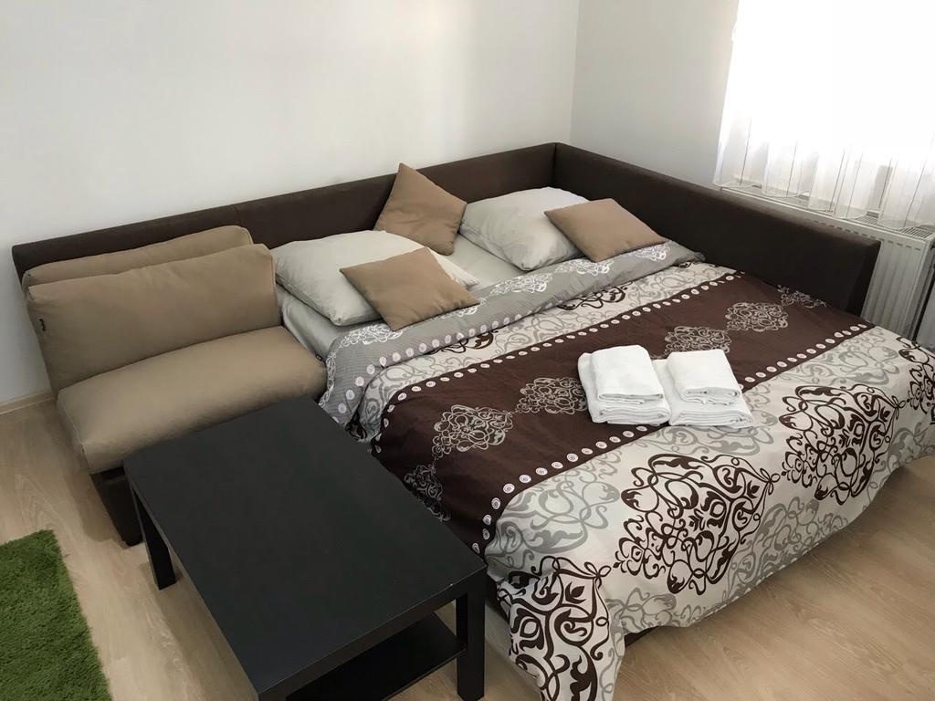 Gil Apartments, Квартира Студия В Самом Центре Пл Петефи Uzhhorod Exterior photo