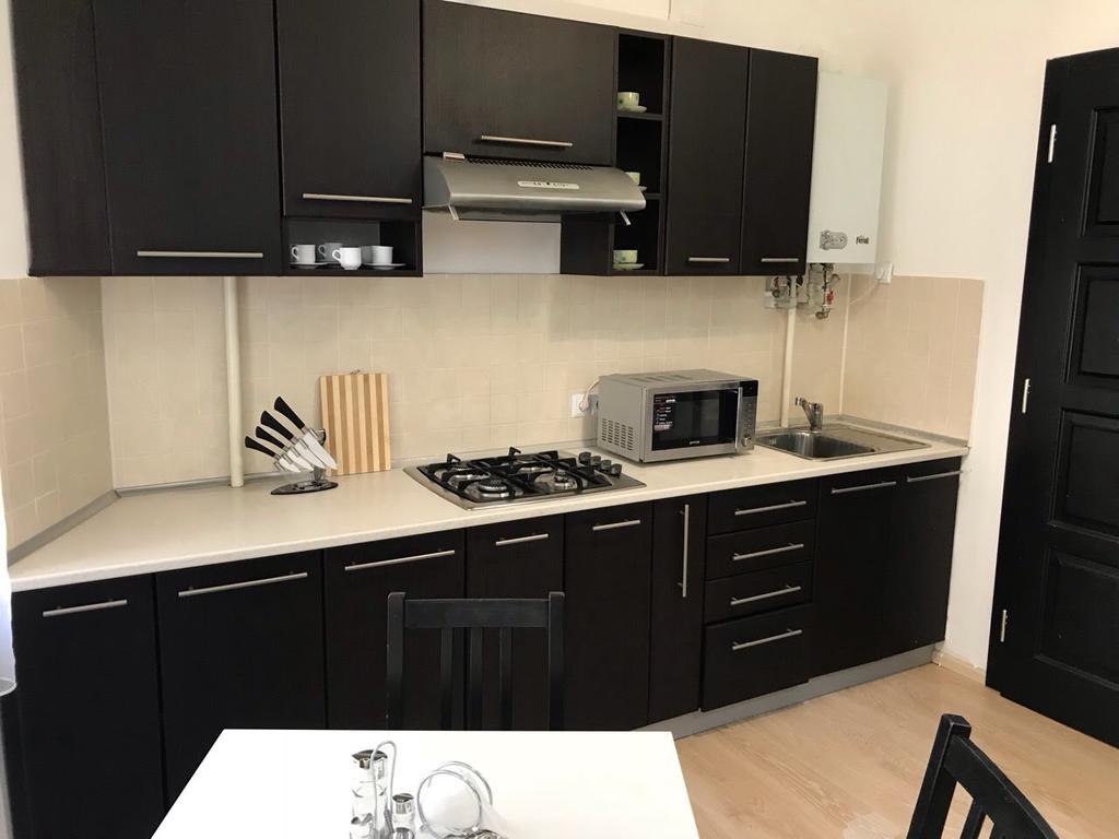 Gil Apartments, Квартира Студия В Самом Центре Пл Петефи Uzhhorod Exterior photo